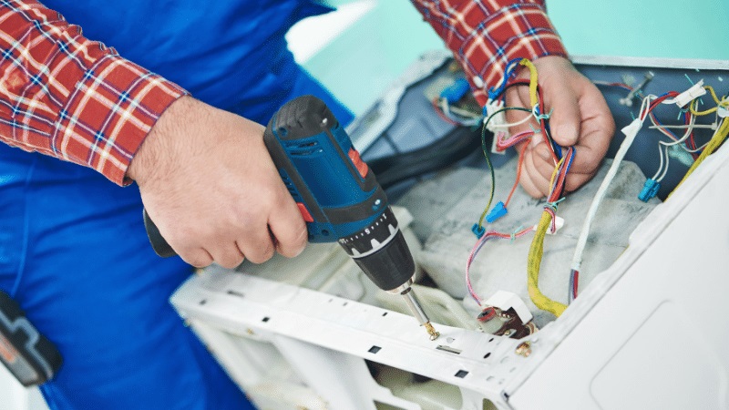 Demirci İndesit İndesit çamaşır makinesi kart tamiri – Su almama arızası orijinal parça ile giderildi. - Teknik servis örneği